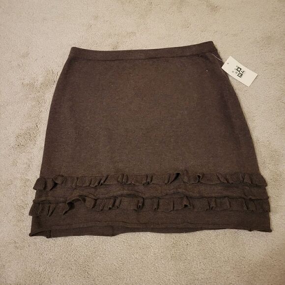 Max Studio Knit ruffle skirt - Picture 1 of 4